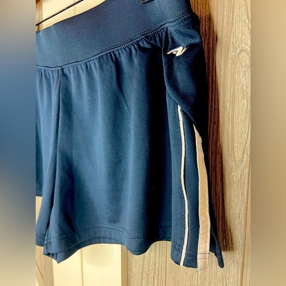 D11.14 Athletic Works Navy Shorts Medium (8-10) - Picture 2 of 5